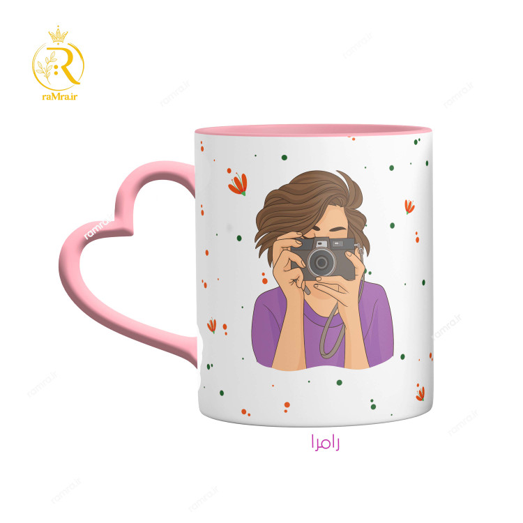 تصویر ماگ دختر عکاس دسته قلبی کد 9105